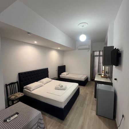 Hotel Vila Flowers Vlorë Δωμάτιο φωτογραφία