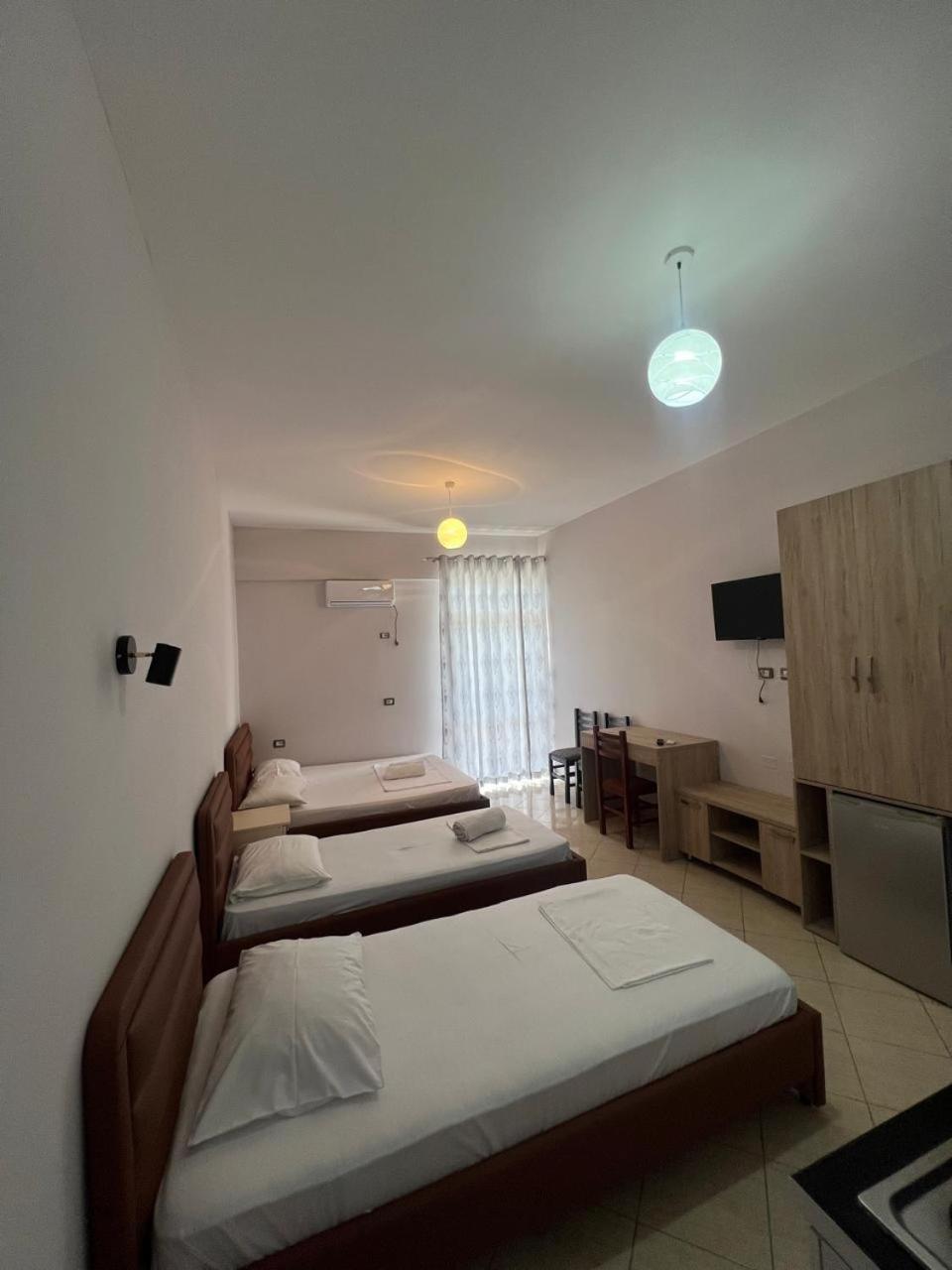 Hotel Vila Flowers Vlorë Δωμάτιο φωτογραφία