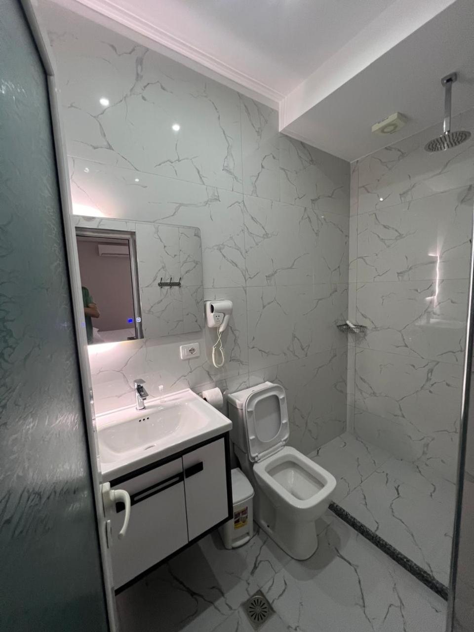 Hotel Vila Flowers Vlorë Δωμάτιο φωτογραφία